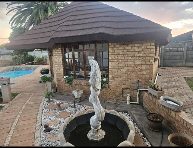 4 BEDROOM HOUSE FOR SALE IN ELSBURG